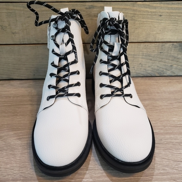 BareTraps AmySue Combat Boot Women's Sz 8.5 - Picture 3 of 7